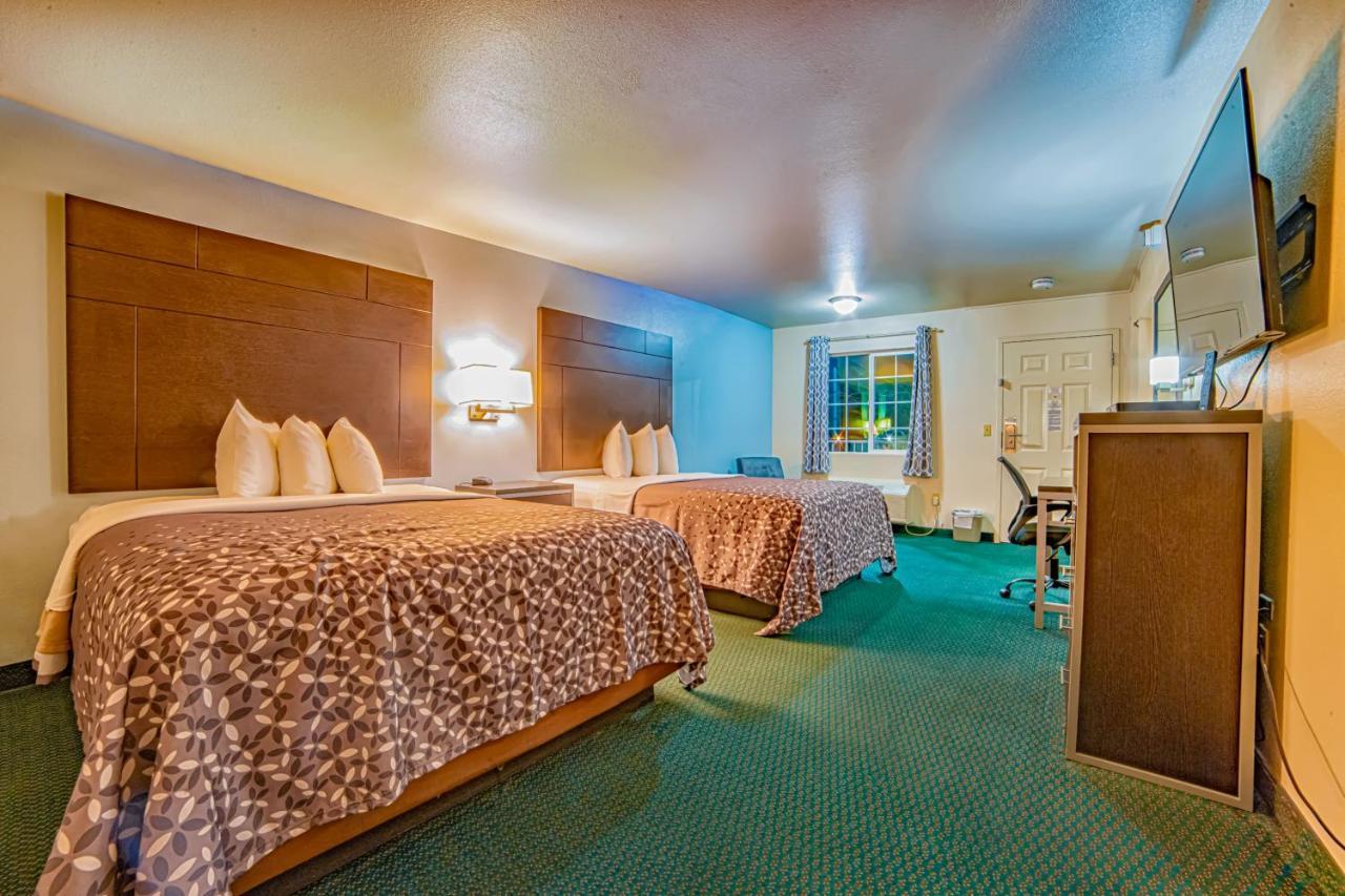 Turlock Inn Экстерьер фото
